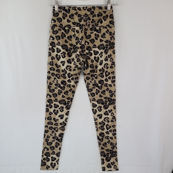 NEW Feathers Fleece Lined Cheetah Seamless Leggings sz S NWOT - Picture 5 of 5